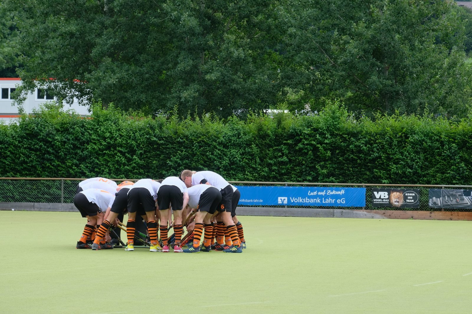 Aktive Hockeymannschaft im Kreis